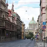 Apt Near Muzeum Prague 1